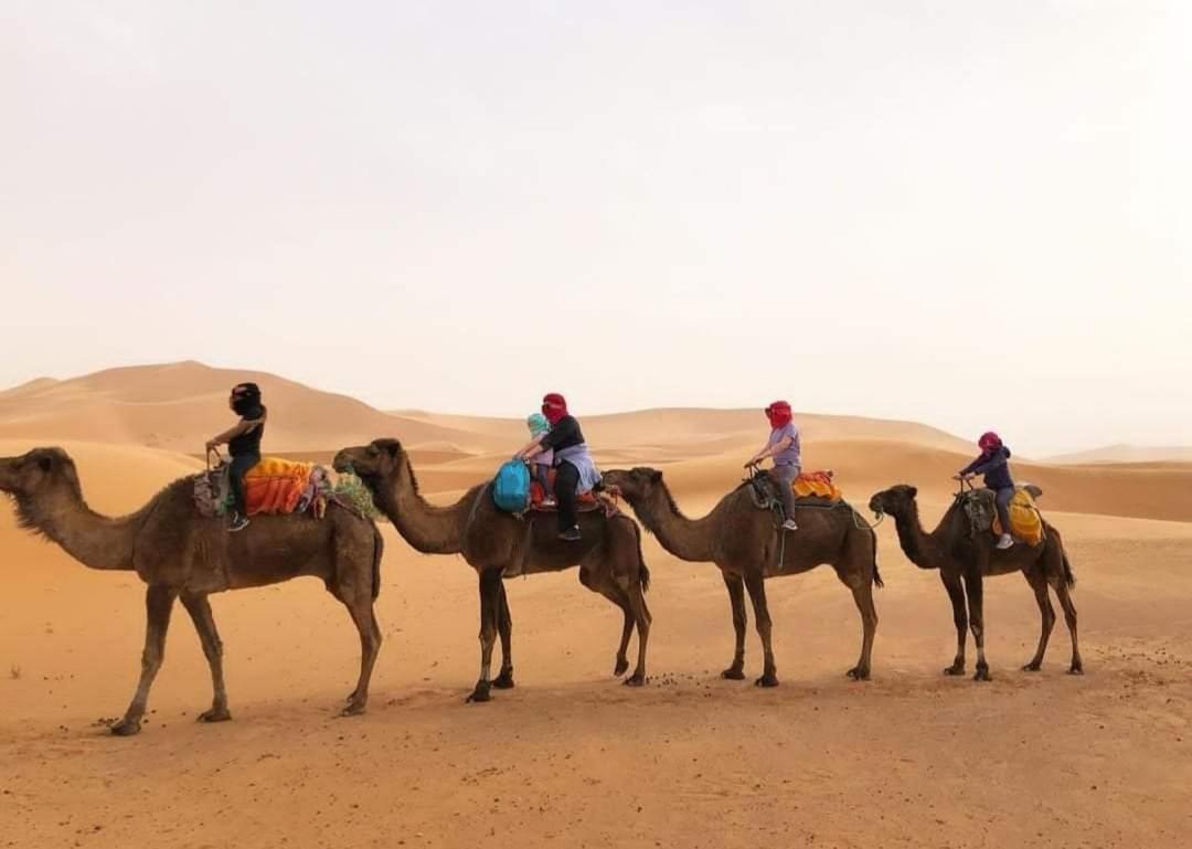 Hotel Riad Le Petit Prince เมอร์ซูกา ภายนอก รูปภาพ